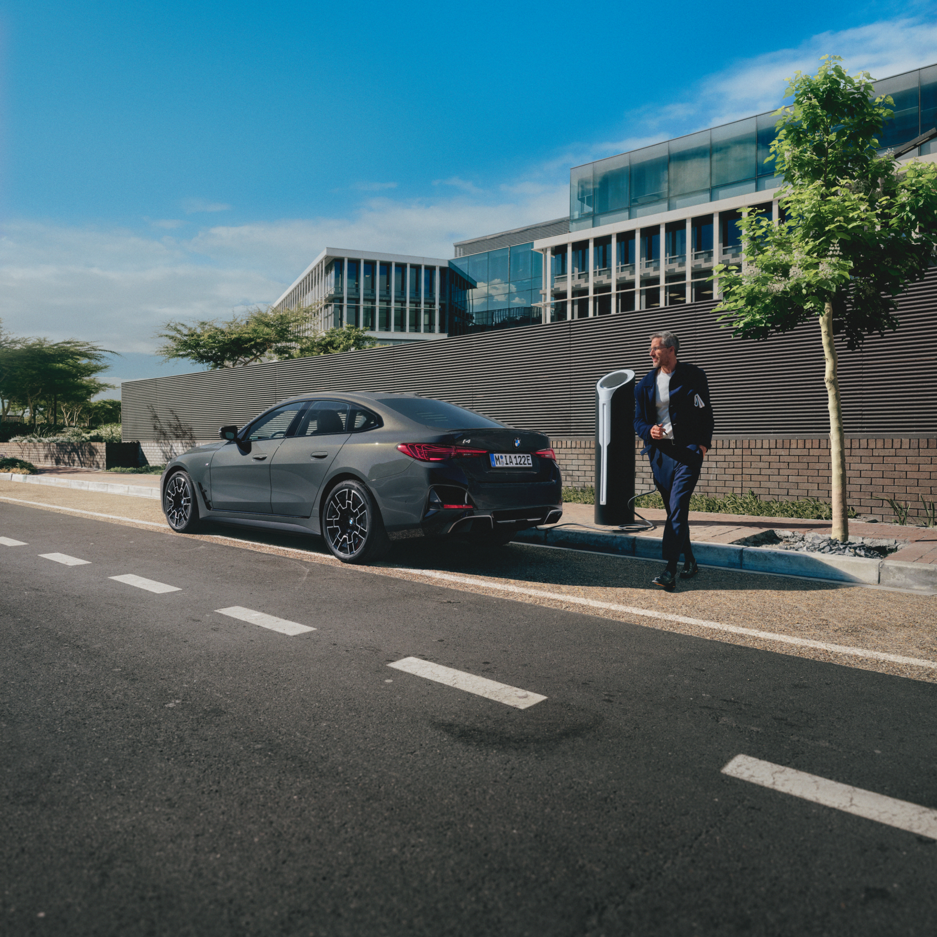 سيارات BMW الكهربائية معلومات حول محطات الشحن