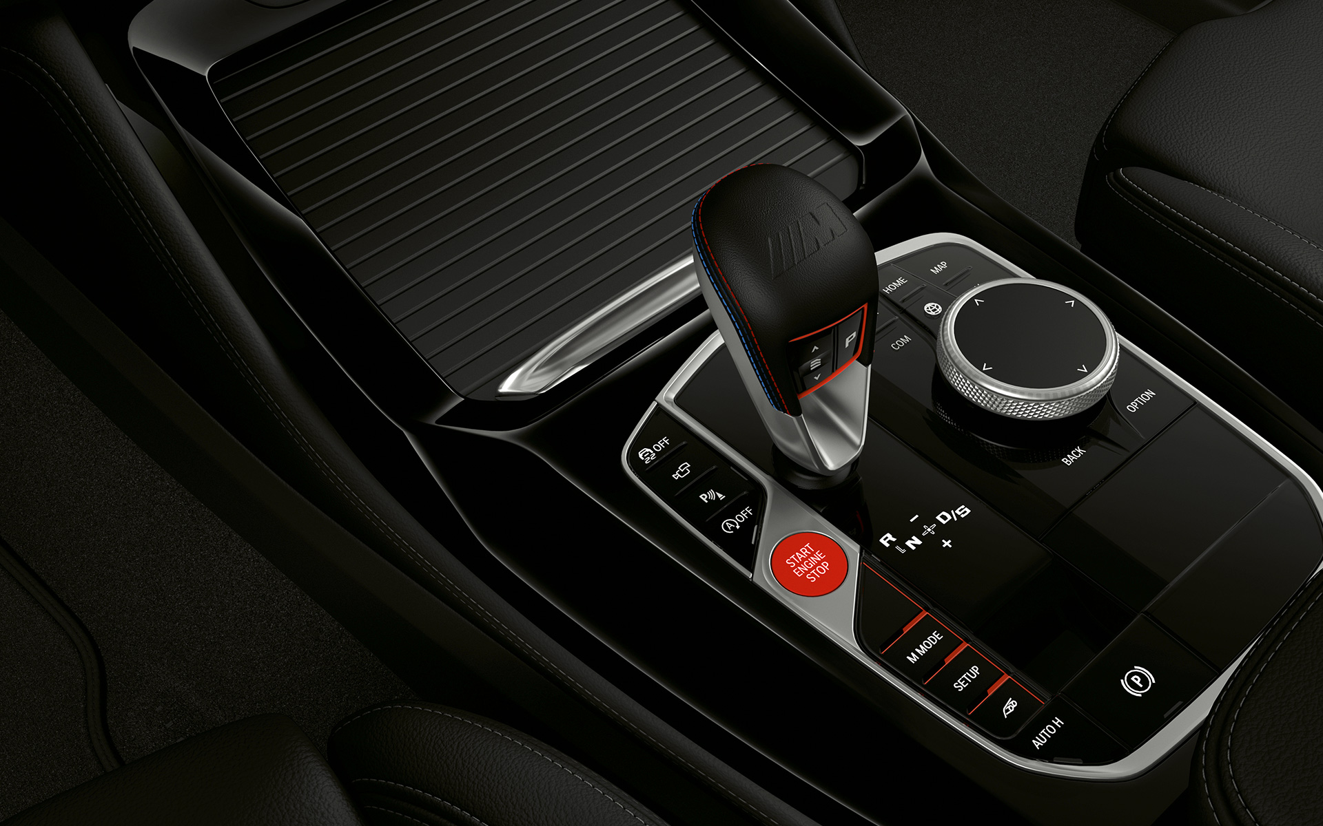 صورة مقربة لمفتاح محدد التروس المثبت في الكونسول المركزي للسيارة BMW X4 M Competition F98 LCI Facelift 2021